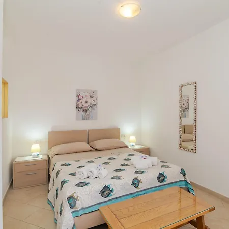Casa Lucia San Teodoro 1 Apartament