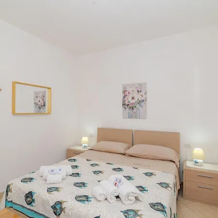 Apartament Casa Lucia San Teodoro 1 *