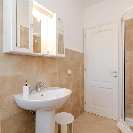 Apartament Casa Lucia San Teodoro 1 *